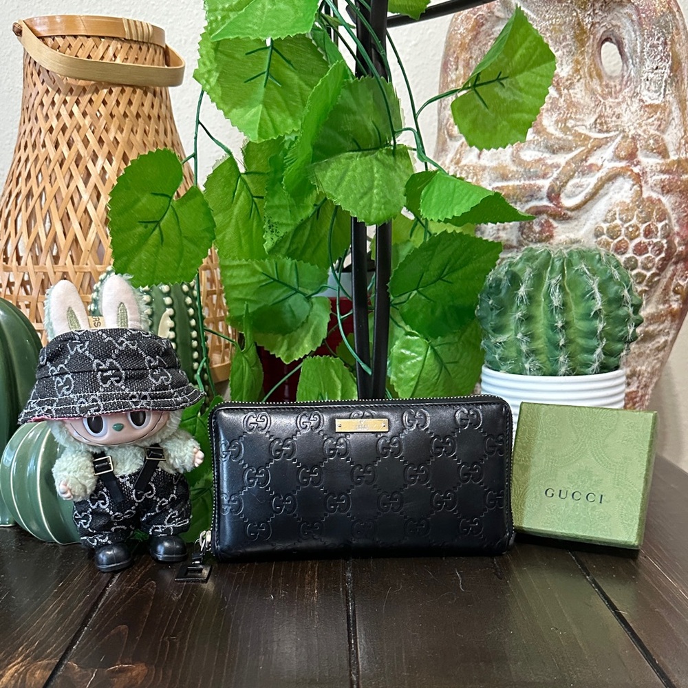 Gucci Guccissima Black GG Embossed Wallet